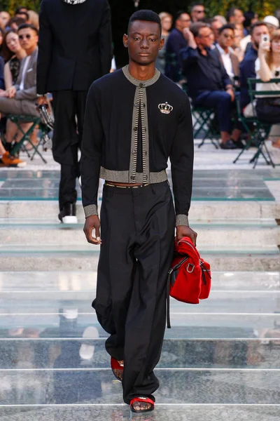 Look 45